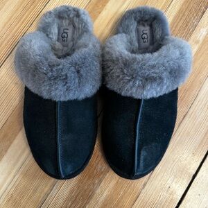 UGG, black slippers, women’s size 7